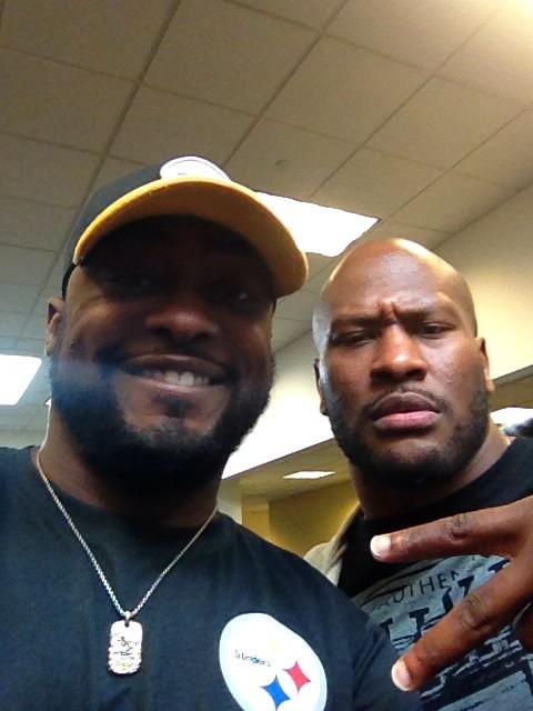 ByO9tfFCEAA0VZg.jpg large