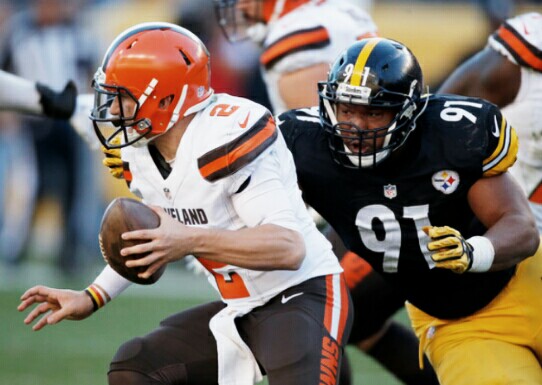 Steelers DE Stephon Tuitt sacks Johnny Manziel of the Browns
