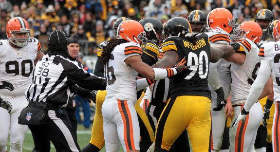 browns-stllrs-scuffle-jgjpg-a6818bd694311be4